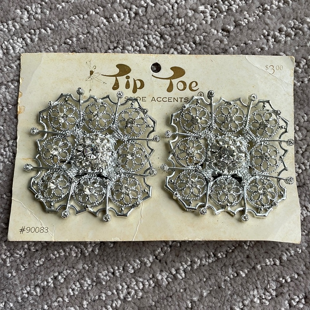 Vintage Tip Toe Shoe Accents clip on accessories